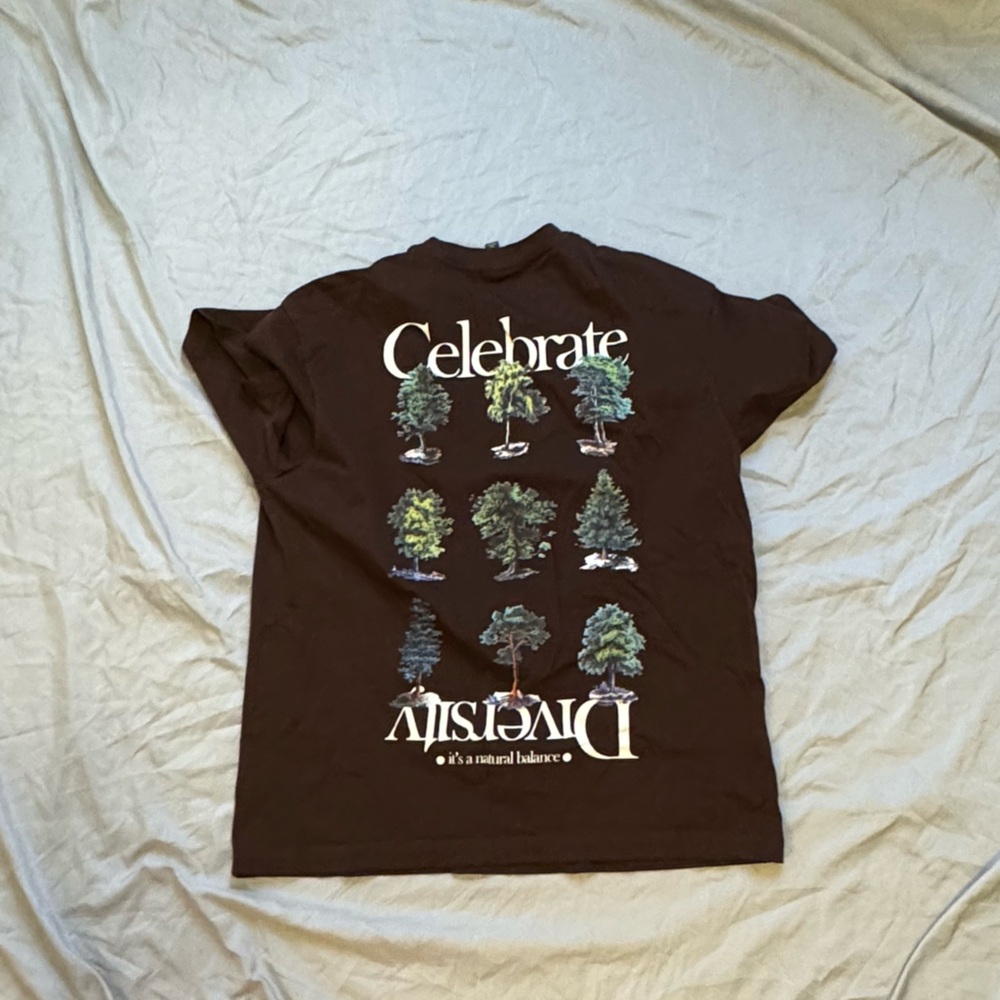 Brown H&M tree tee